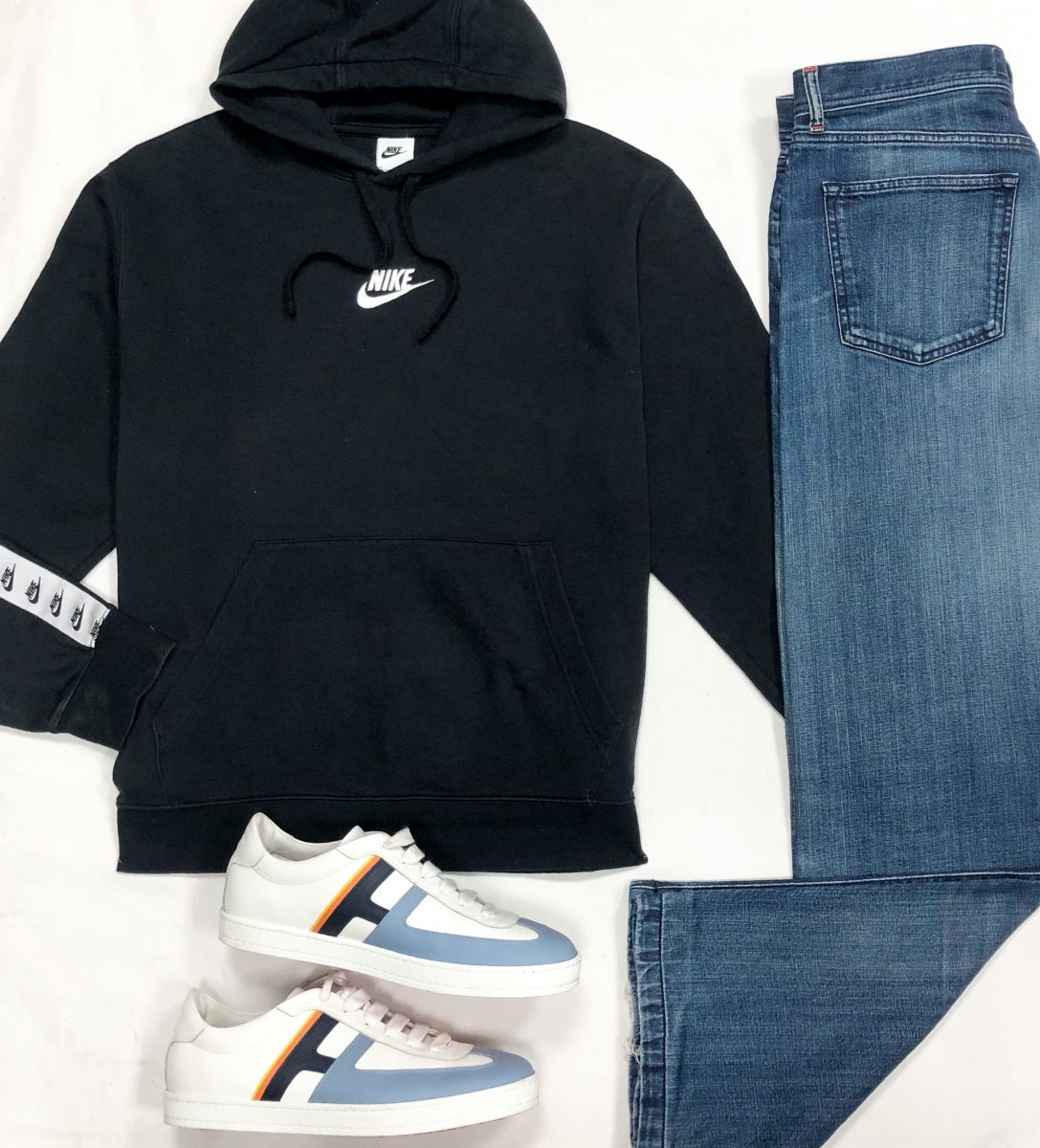 #mechtamen Толстовка Nike размер XL цена 2 308 руб
Джинсы Kiton размер 36 цена 15 385 руб
Кроссовки Hermes размер 43.5 цена 46 155 руб
