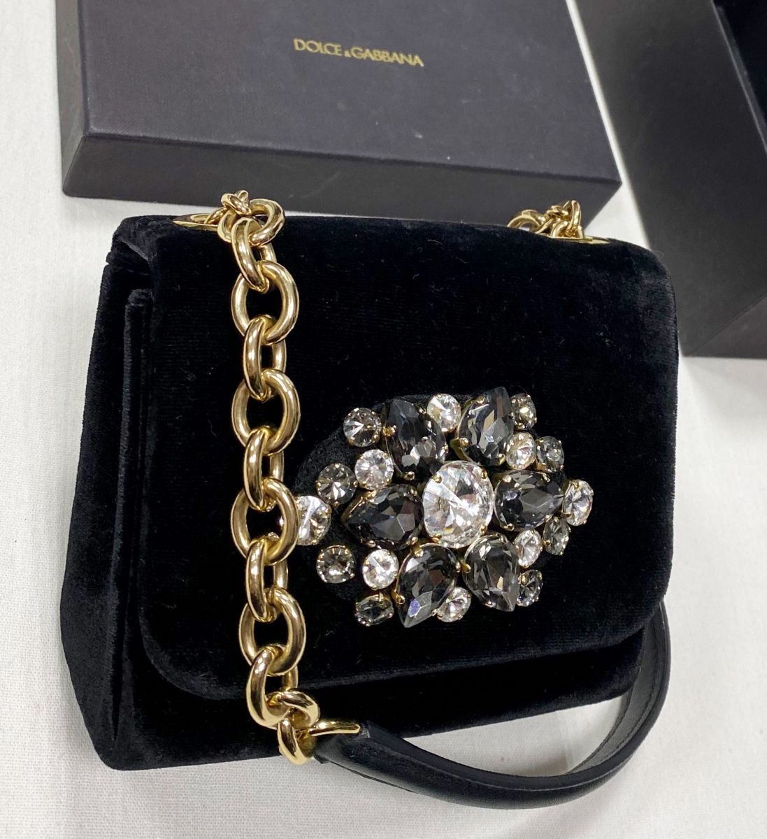 Сумочка / бархат / камни / Dolce Gabbana размер 13/11 цена 15 655 руб