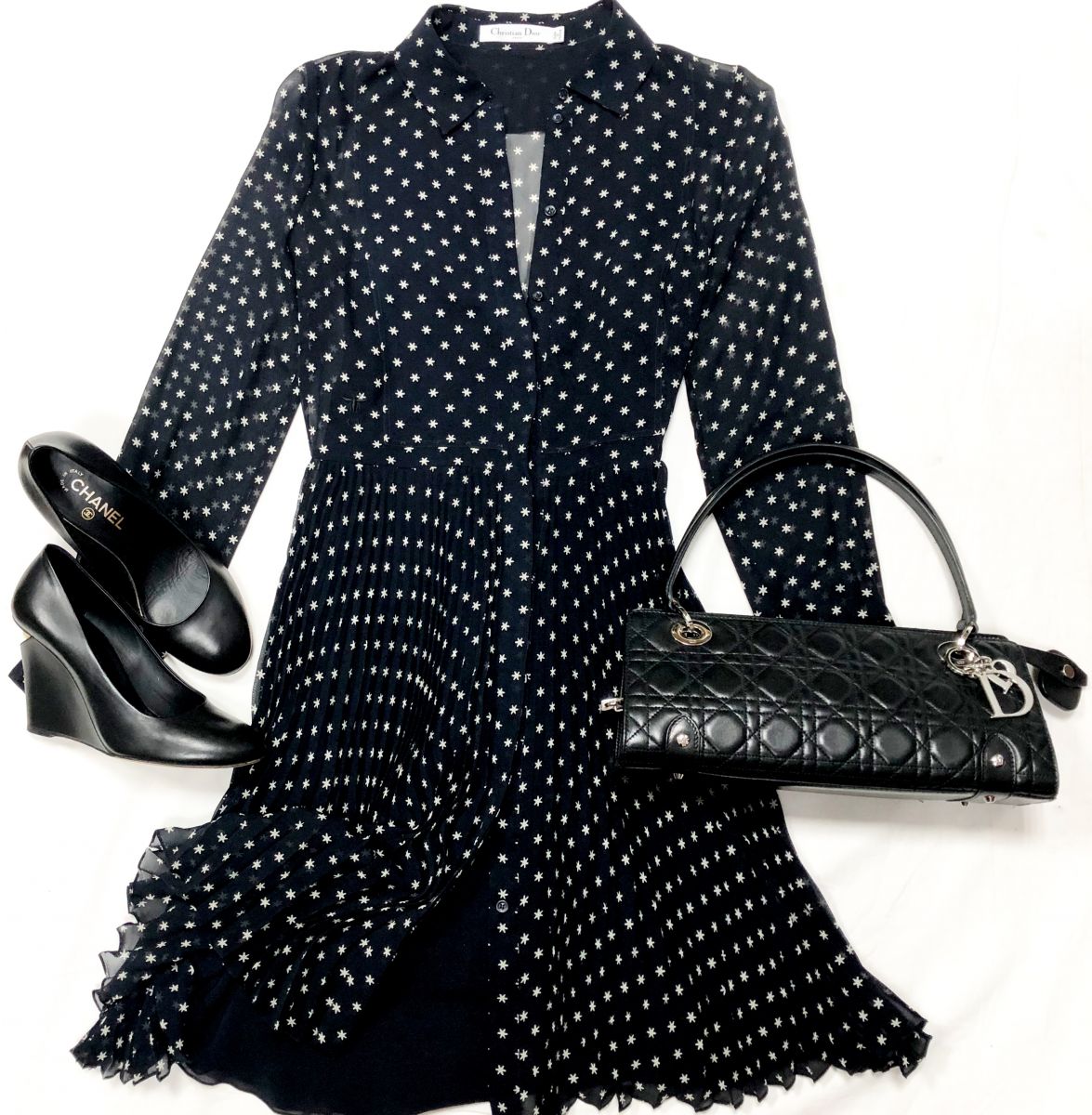 Платье CHRISTIAN DIOR размер 40 цена 78
275 руб 
Сумка CHRISTIAN DIOR