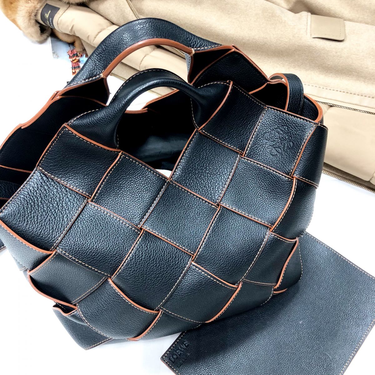 Сумка LOEWE цена 93 934 руб