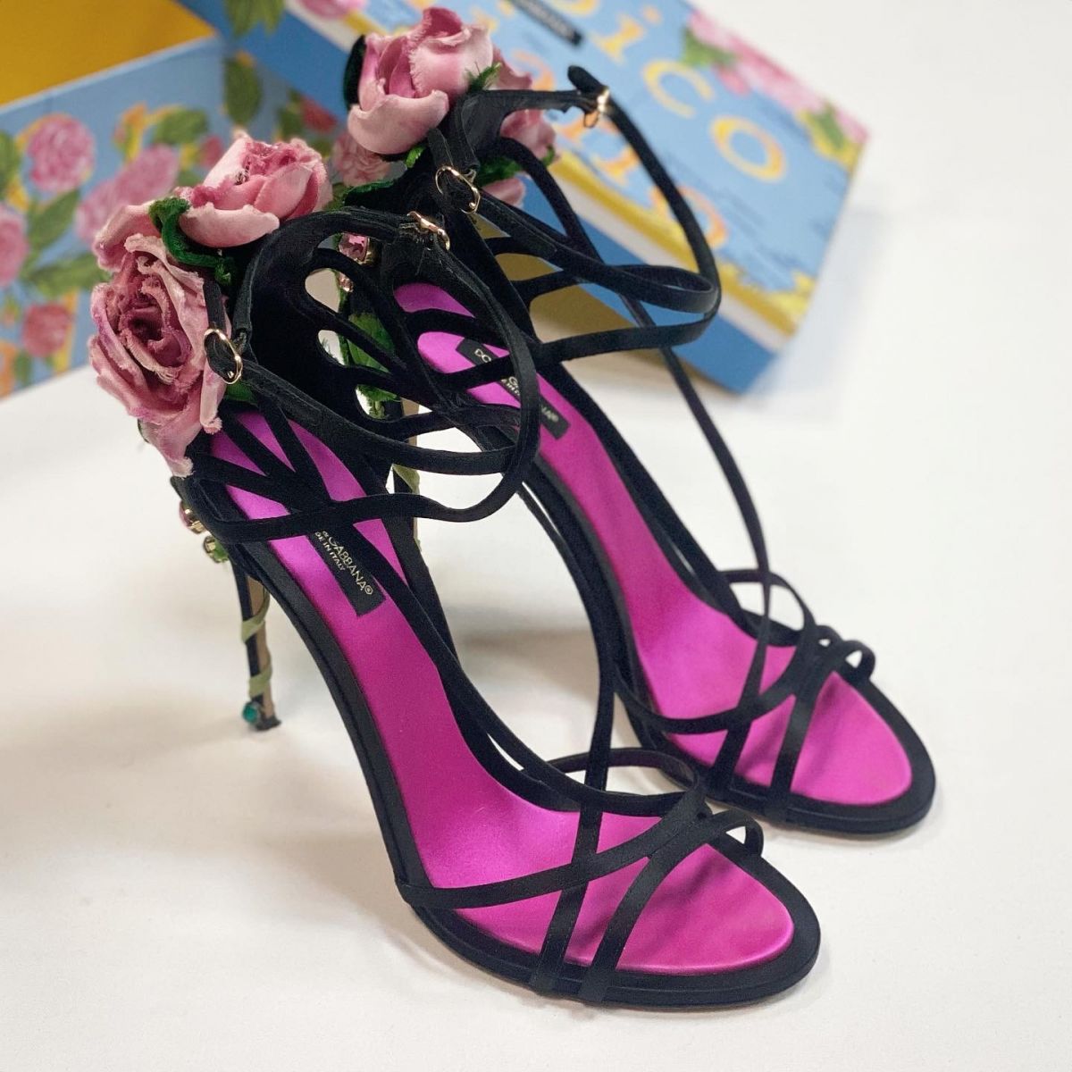 Босоножки /камни/ Dolce Gabbana размер 39.5 цена 30 770 руб 