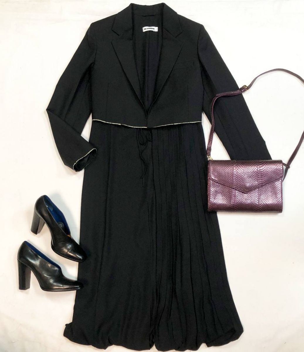 Пальто -накидка JIL Sander размер 38 цена 46 155 рубТуфли Celine размер 38 цена 15 385 рубСумка Etro