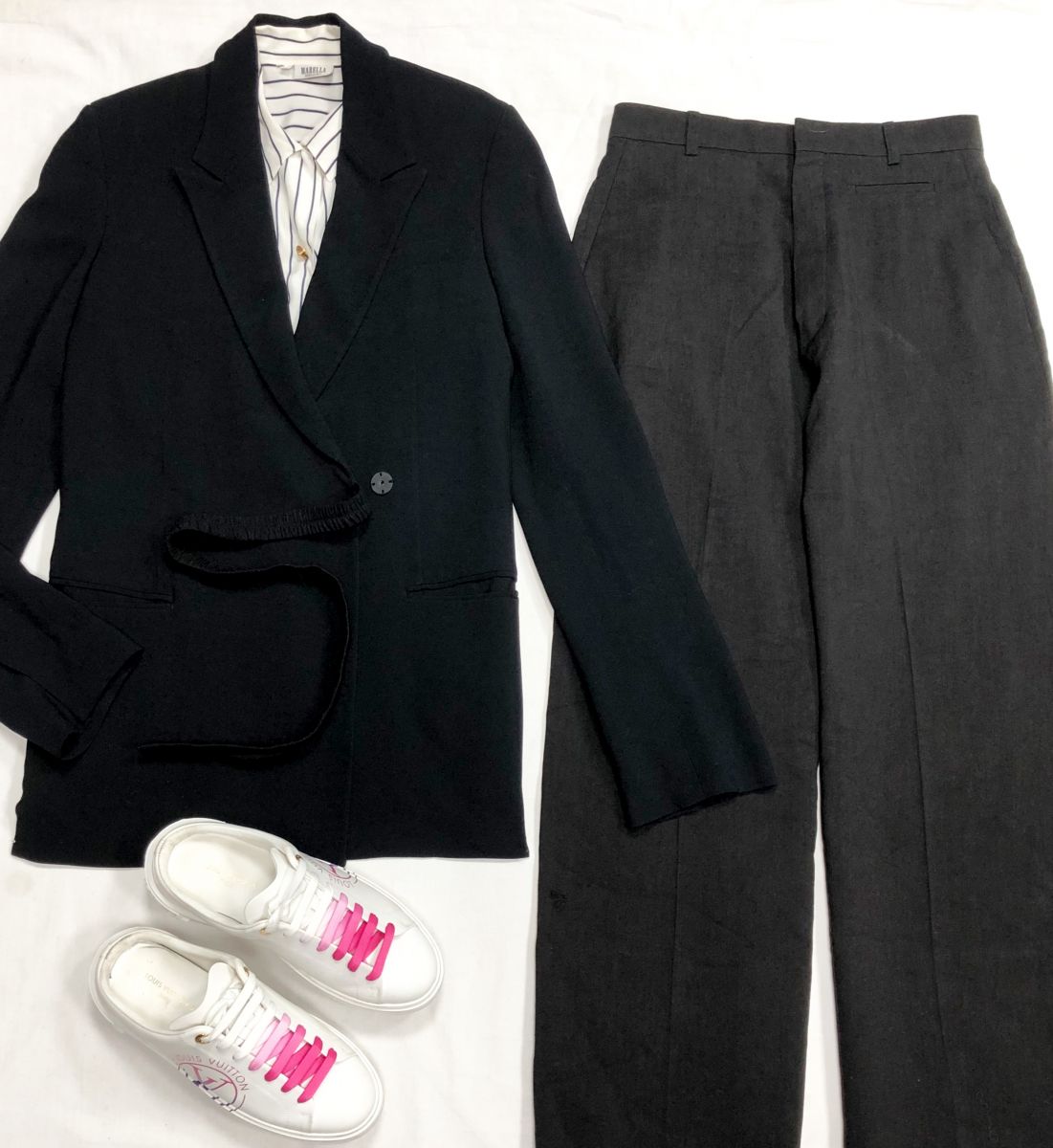 Брюки Jacquemus размер 40 цена 15 655 руб
Жакет Nensi Dojaka размер S цена 15 655 руб
Рубашка Marella размер 46 цена 4 697 руб
Кеды Louis Vuitton размер 39 цена 62 620 руб