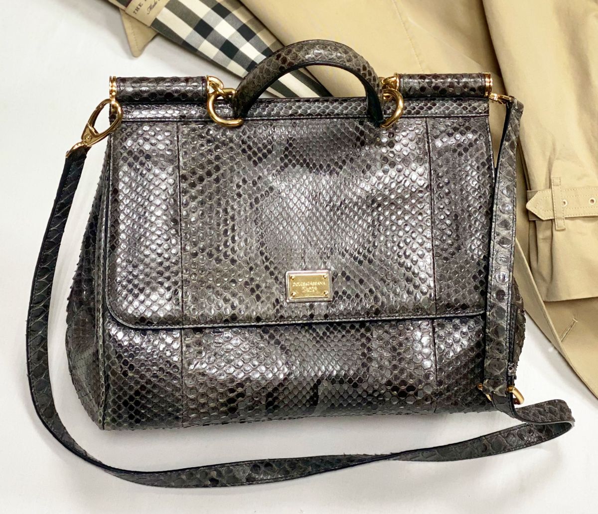 Сумка / питон / Dolce Gabbana размер 30/25 цена 62 620 руб 