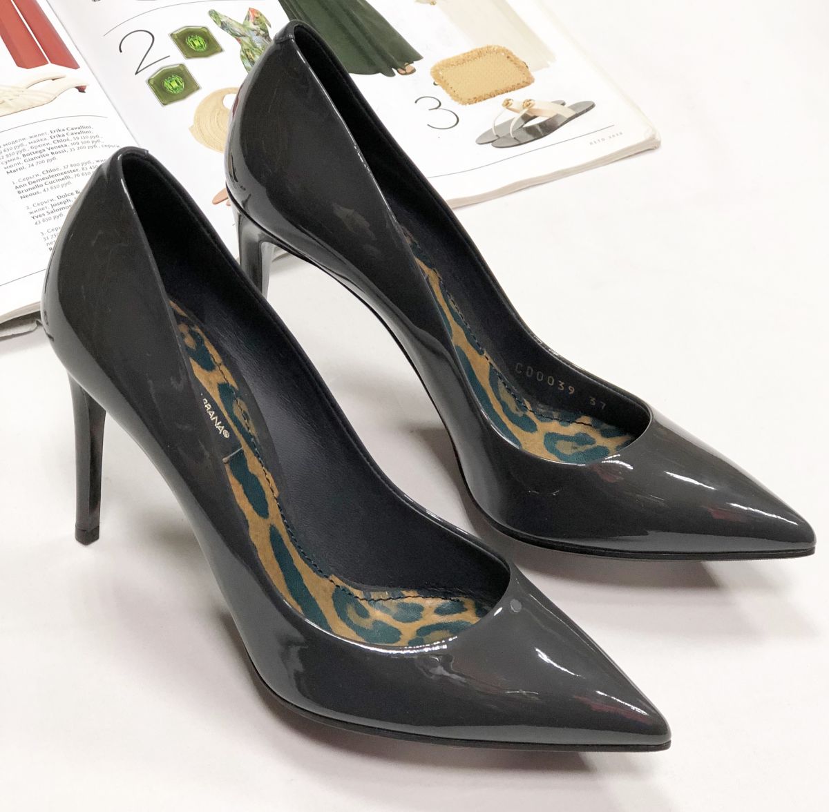 Туфли Dolce Gabbana размер 37 цена 15 655 руб
