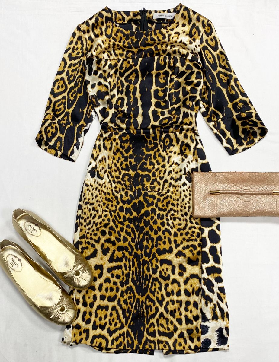 Платье Ysl размер 42 цена 23 483 руб
Балетки Prada размер 40 цена 12 524 руб
Клатч Tom Ford 