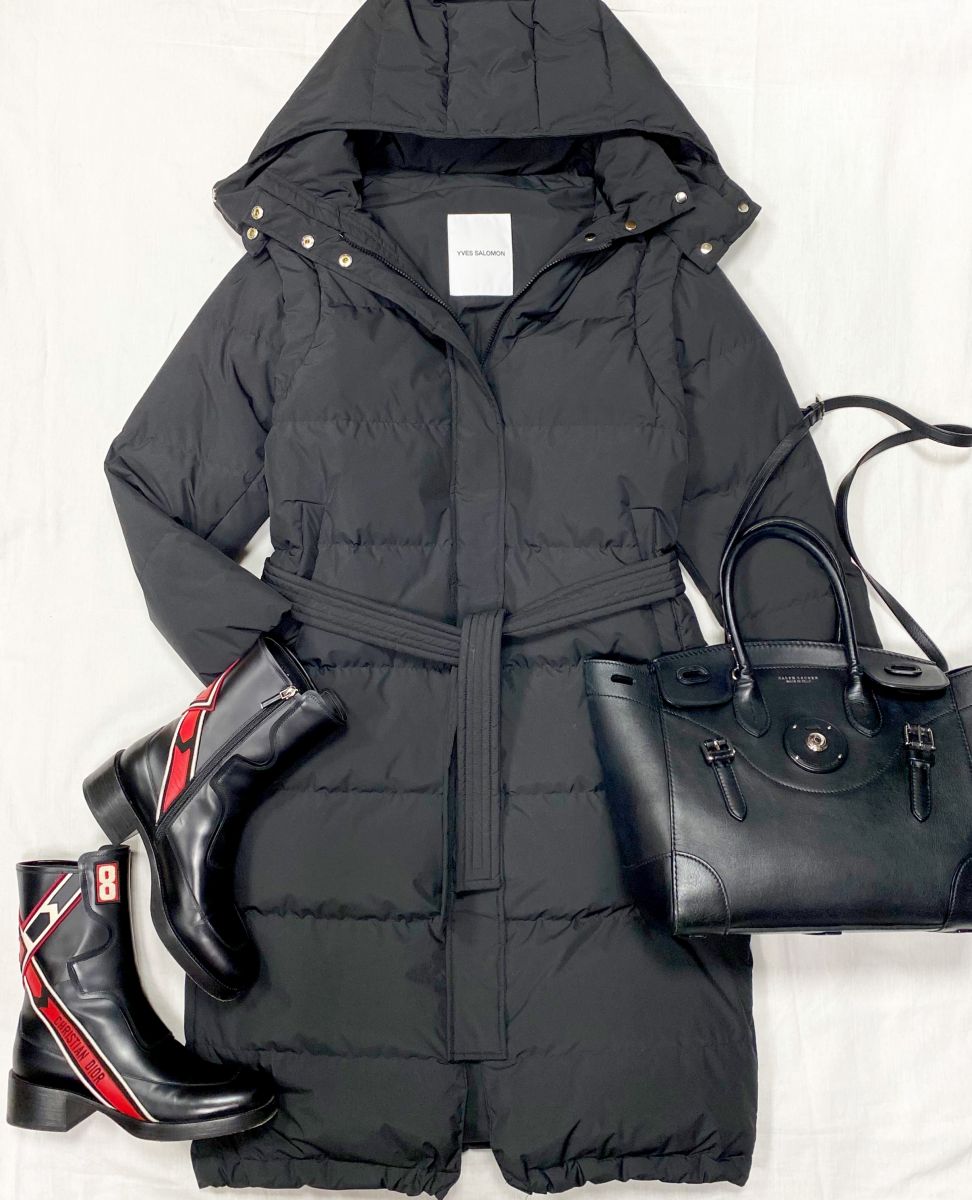 Пуховик / трансформер / Yves Salomon размер 36 цена 78 275 руб 
Сапоги Christian Dior размер 39 цена 46 965 руб 
Сумка Ralph Lauren