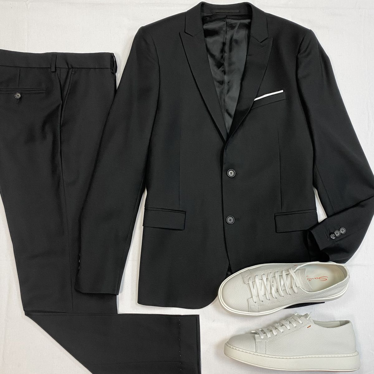 #mechtamen Костюм The Kooples размери48 цена 15 385 руб Кеды Santoni размер 42.5 цена 15 385 руб