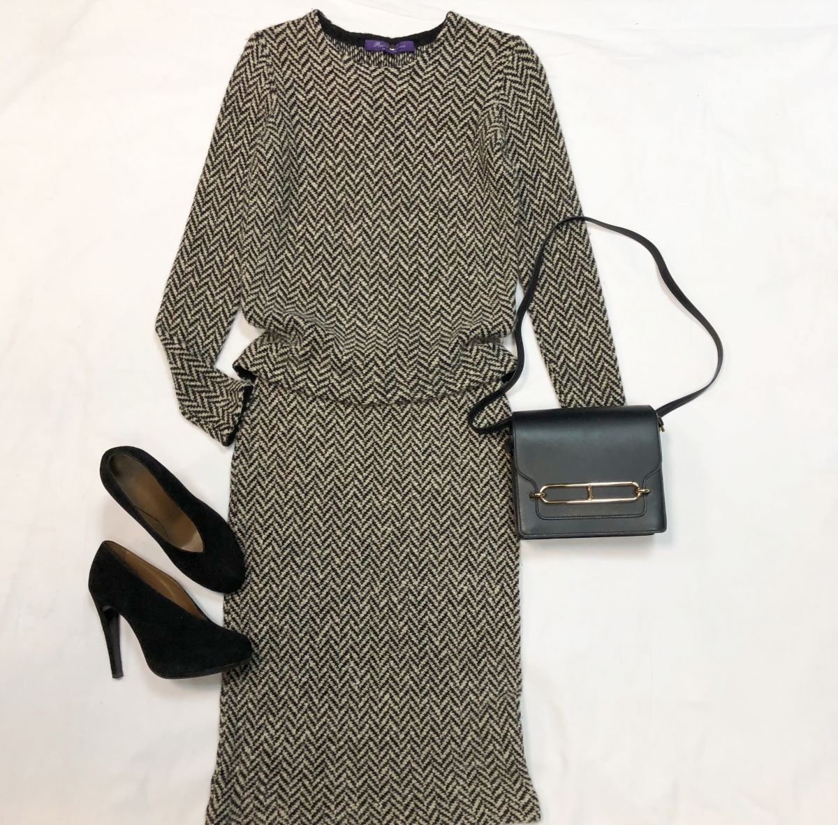 Костюм /кашемир/ RALPH LAUREN размер XS цена 23 078 руб 
Туфли HERMES размер 36.5 цена 15 385 руб 
Сумка HERMES