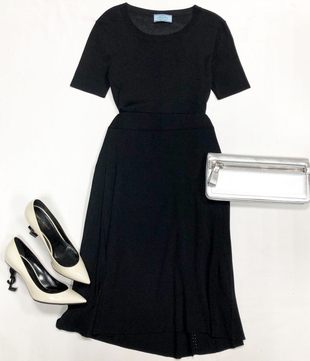 Платье Prada размер 42 цена 10 770 руб
Туфли Saint Laurent размер 39 цена 46 155 руб
Клатч Tom Ford