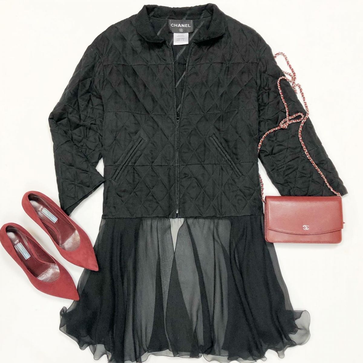 Куртка Chanel размер 40 цена 38 473 рубТуфли Prada размер 37 цена 23 078 рубСумка Chanel