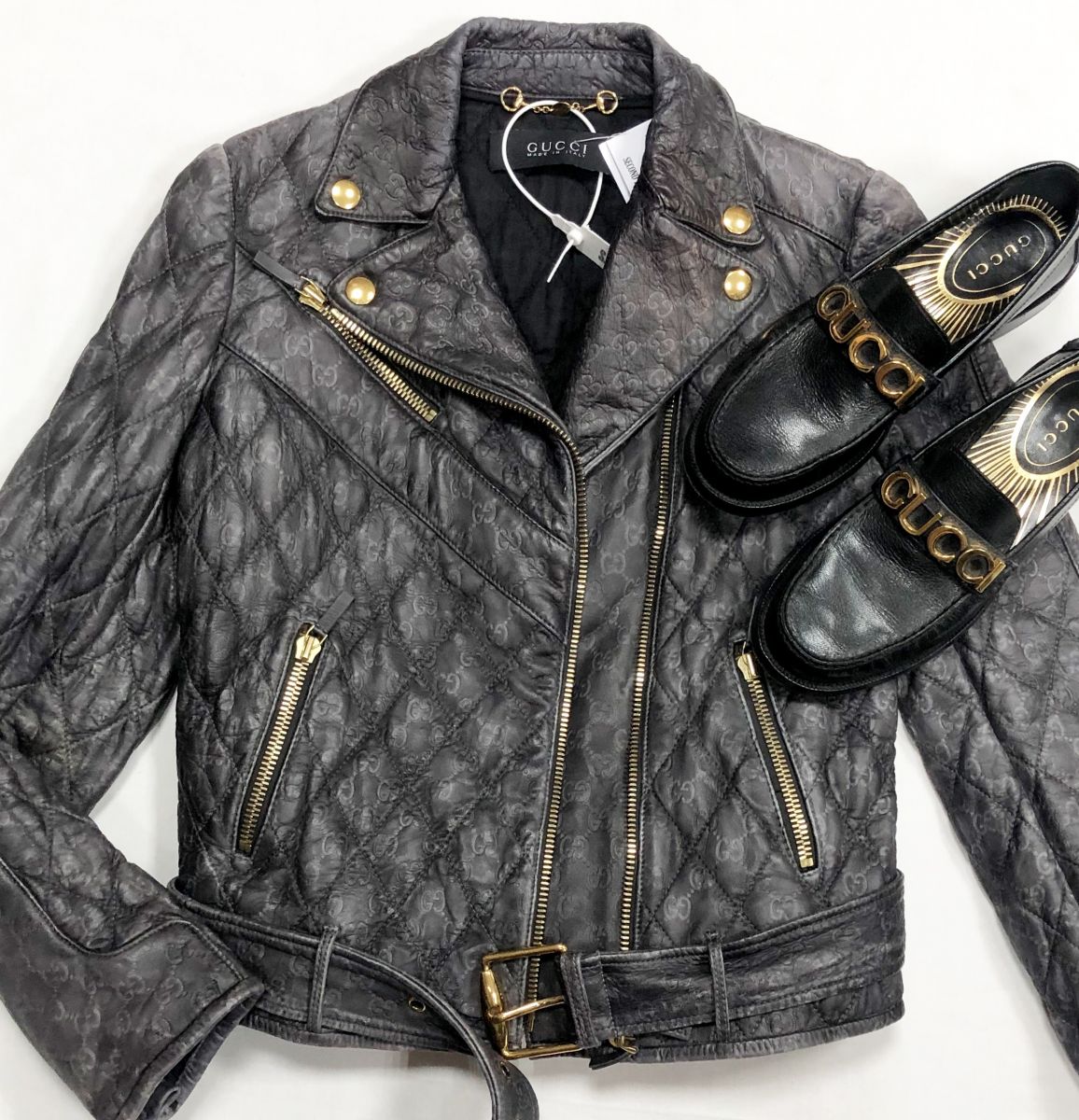 Куртка /кожа/ Gucci размер 40 цена 100 003 рубЛоферы Gucci размер 38.5 цена 46 155 руб
