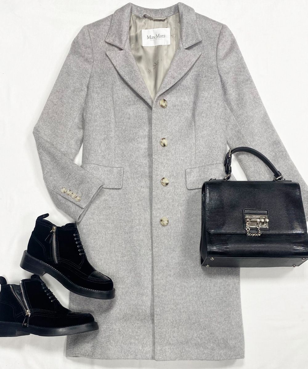 Пальто Max Mara размер 38 цена 31 310 руб
Ботинки Chanel размер 38.5 цена 62 620 руб
Сумка Dolce Gabbana 