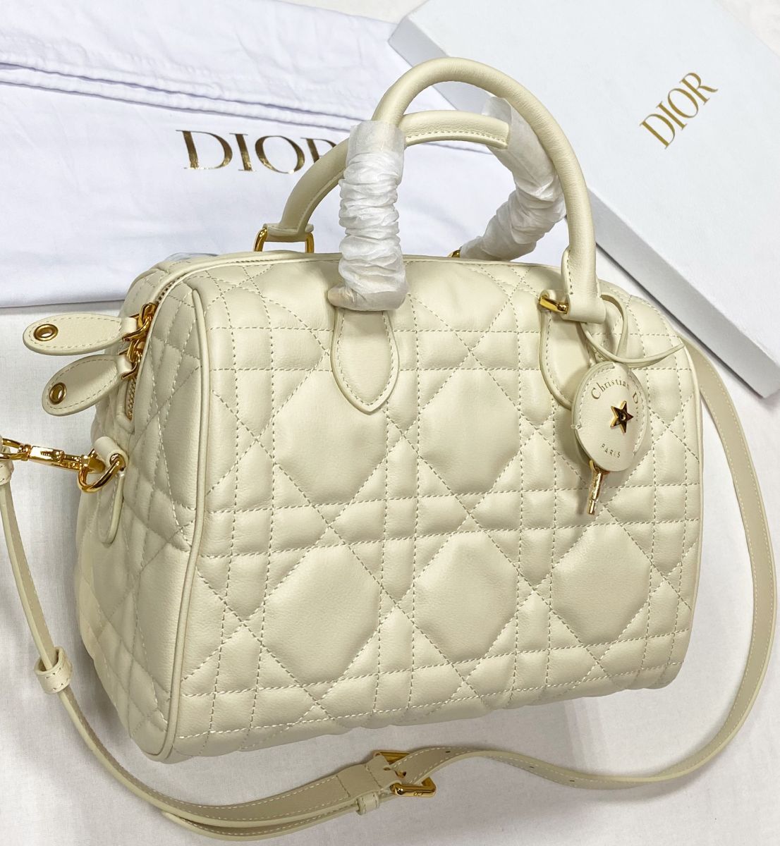 Сумка Christian Dior размер 25/20 цена 156 550 руб / новая / упаковка /