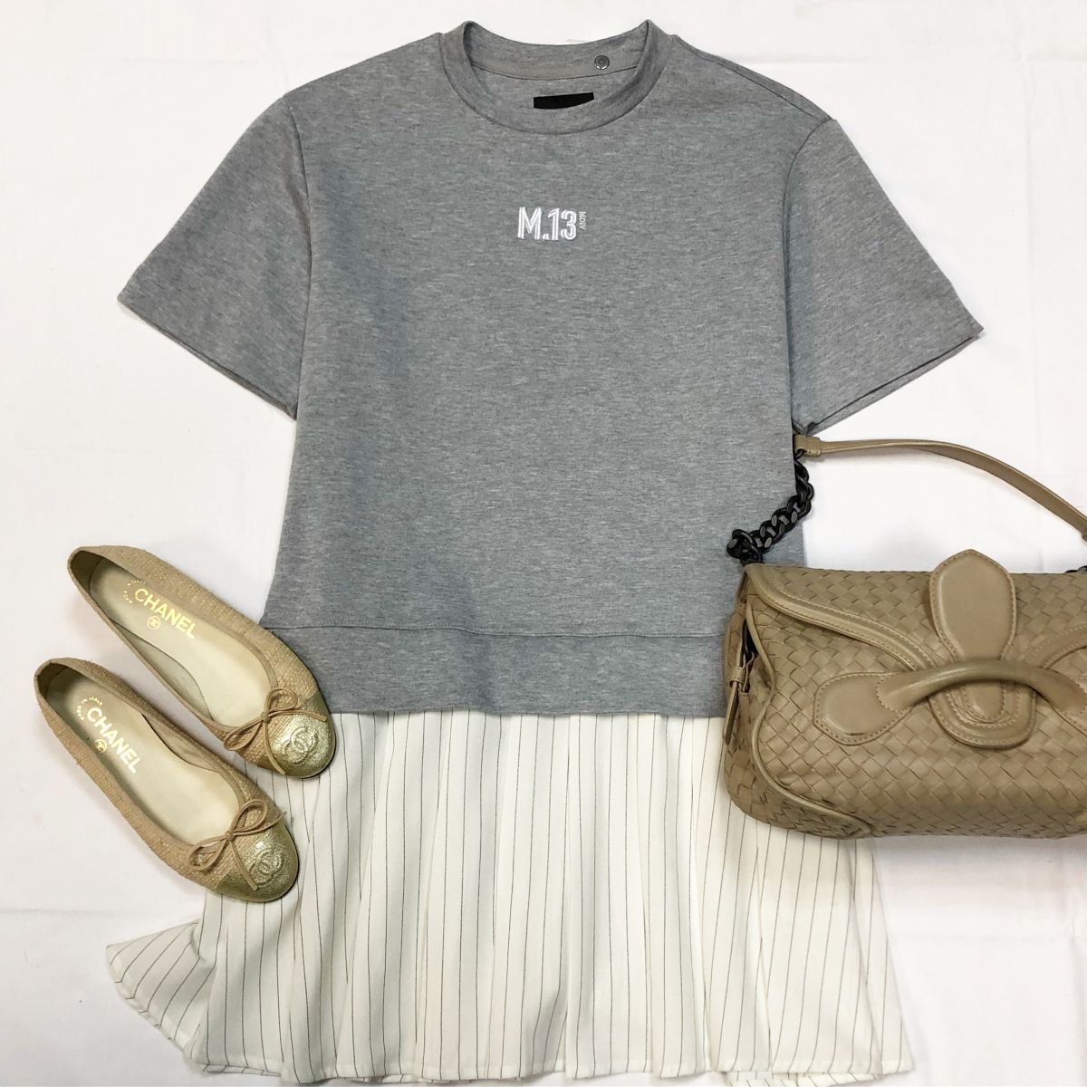 Платье M13 цена 7 693 руб Балетки Chanel размер 35 цена 15 385 руб Сумка Bottega Veneta