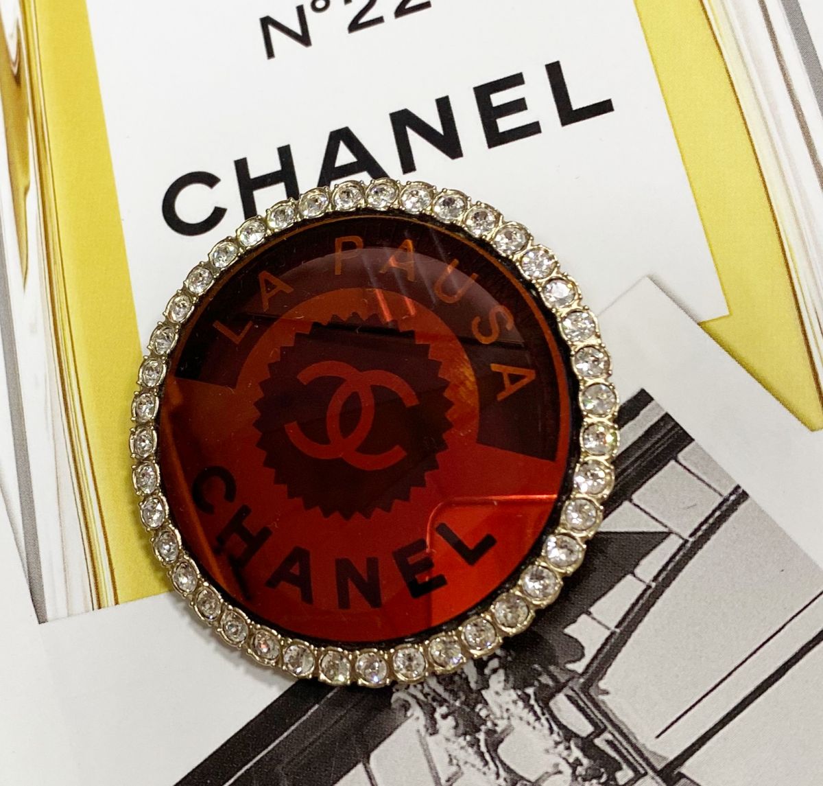 Брошка/ камни/ Chanel цена 54 793 руб