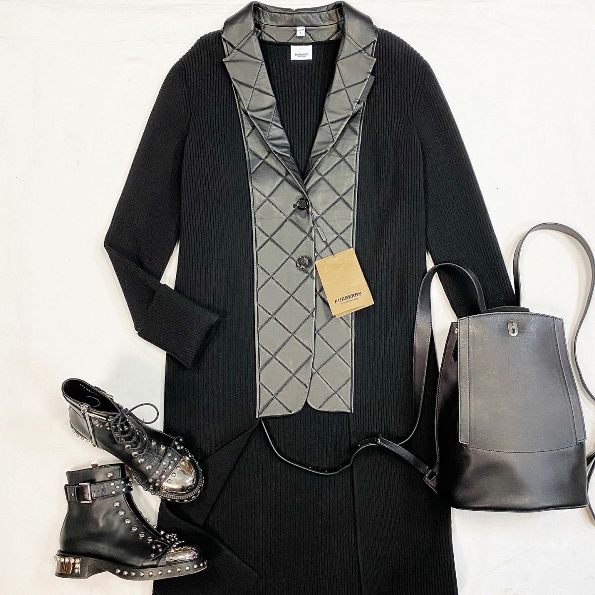 Пальто / отделка кожи / Burberry  размер L цена 53 847 руб / новый с бирками / Ботинки Alexander McQueen  размер 23 078 руб Рюкзак Hermès 