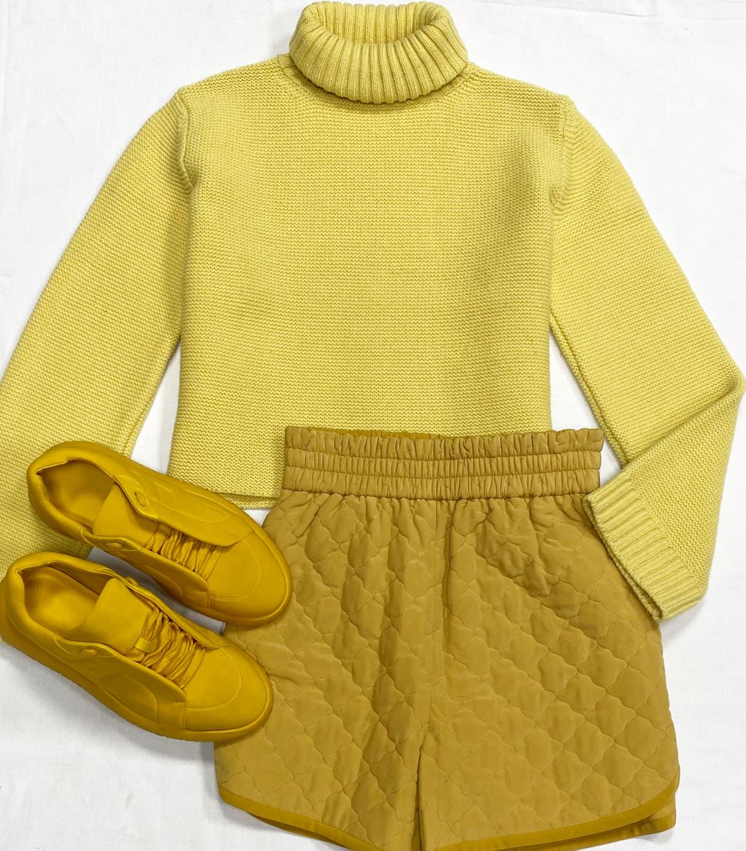 Шорты Fendi размер 38 цена 12 524 руб
Свитер Stella McCartney размер 42 цена 10
959 руб
Кроссовки Hermes размер 40 цена 46 965 руб
