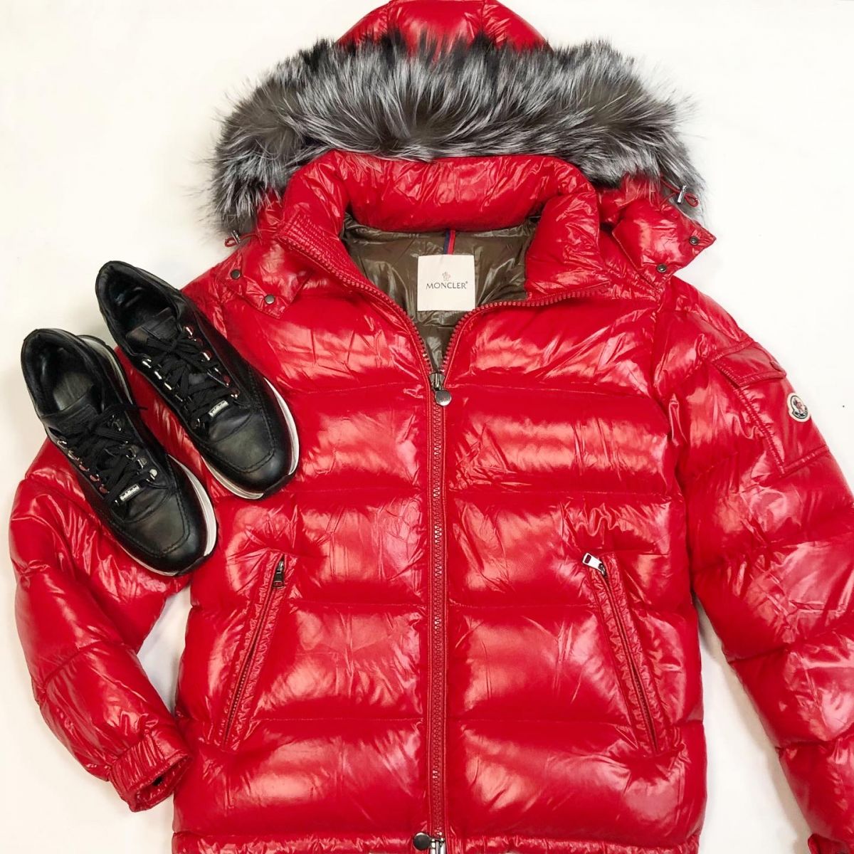 Пуховик/отделка мех/ Moncler размер 5 цена 46 155 рубКеды Baldinini размер 41 цена 15 385 руб