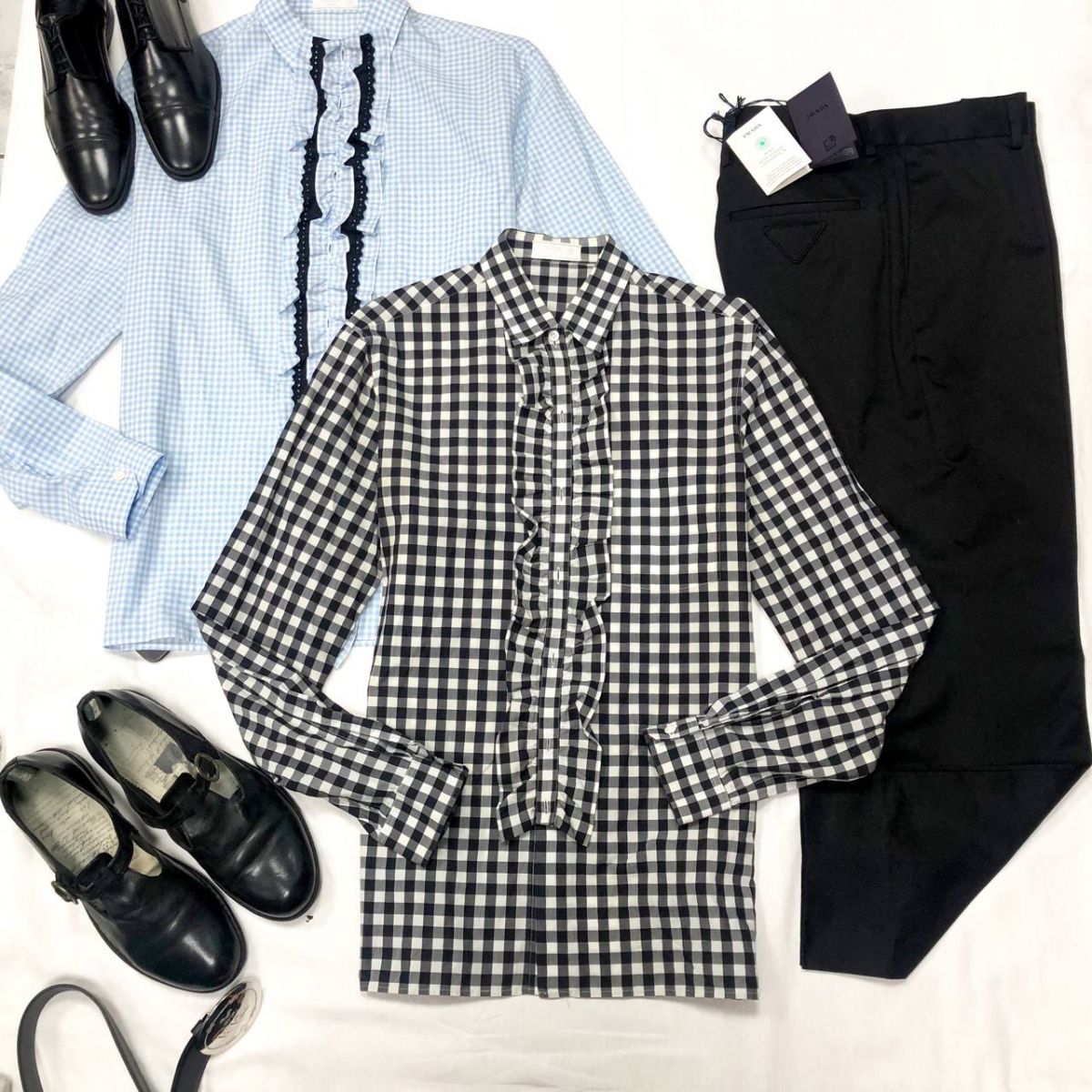 #Mechtamen 
Рубашки PRADA размер 15/3.4-40 / 15.1/2- 39
Цена по 15 655 руб 
Брюки PRADA размер 50/M цена 15 655 руб 
Туфли LOUIS VUITTON размер  7 цена 15 655 руб /новые/ 
