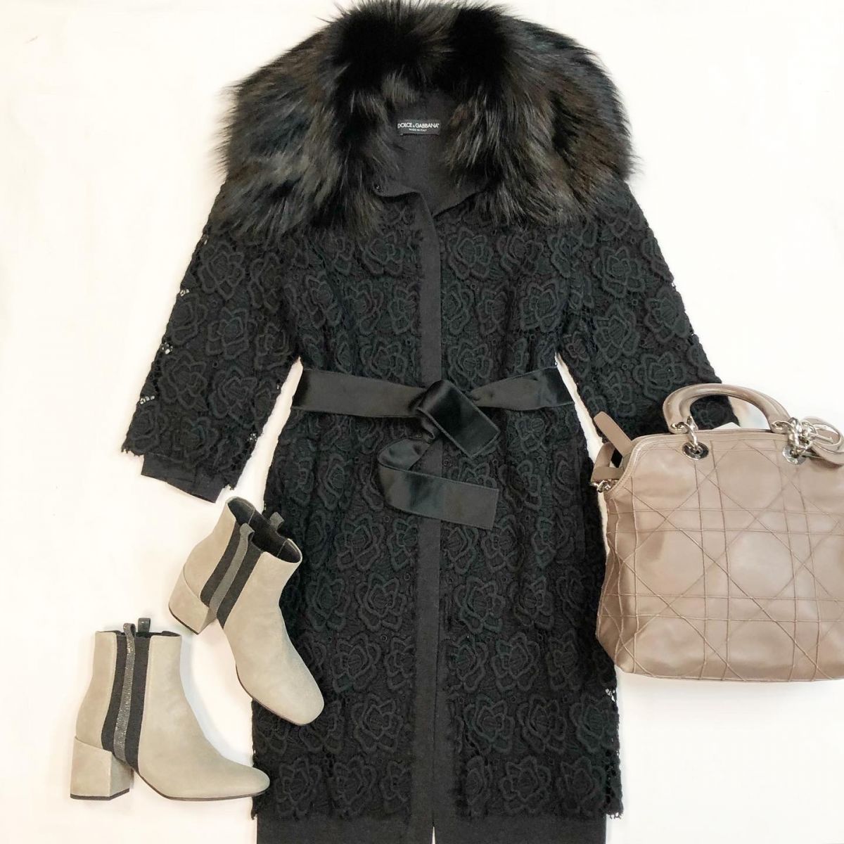 Пальто /отделка мех/ Dolce Gabbana 44 цена 46 155 рубБотинки Brunello Cuccinelli размер 38 цена 46 155 рубСумка Dior