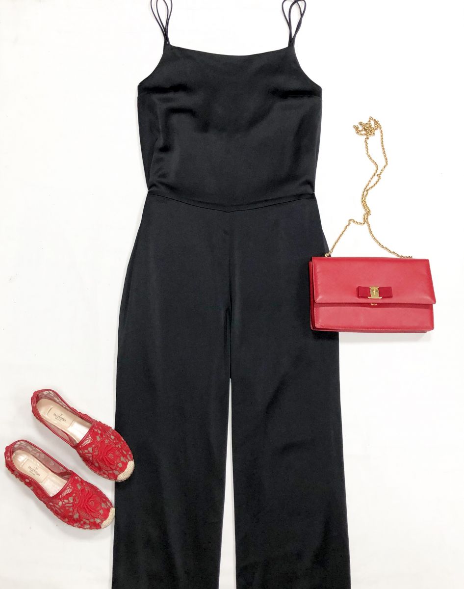 Комбинезон Cos размер 42 цена 7 828 руб
Эспадрильи Valentino размер 36 цена 15 655 руб
Сумка Salvatore Ferragamo