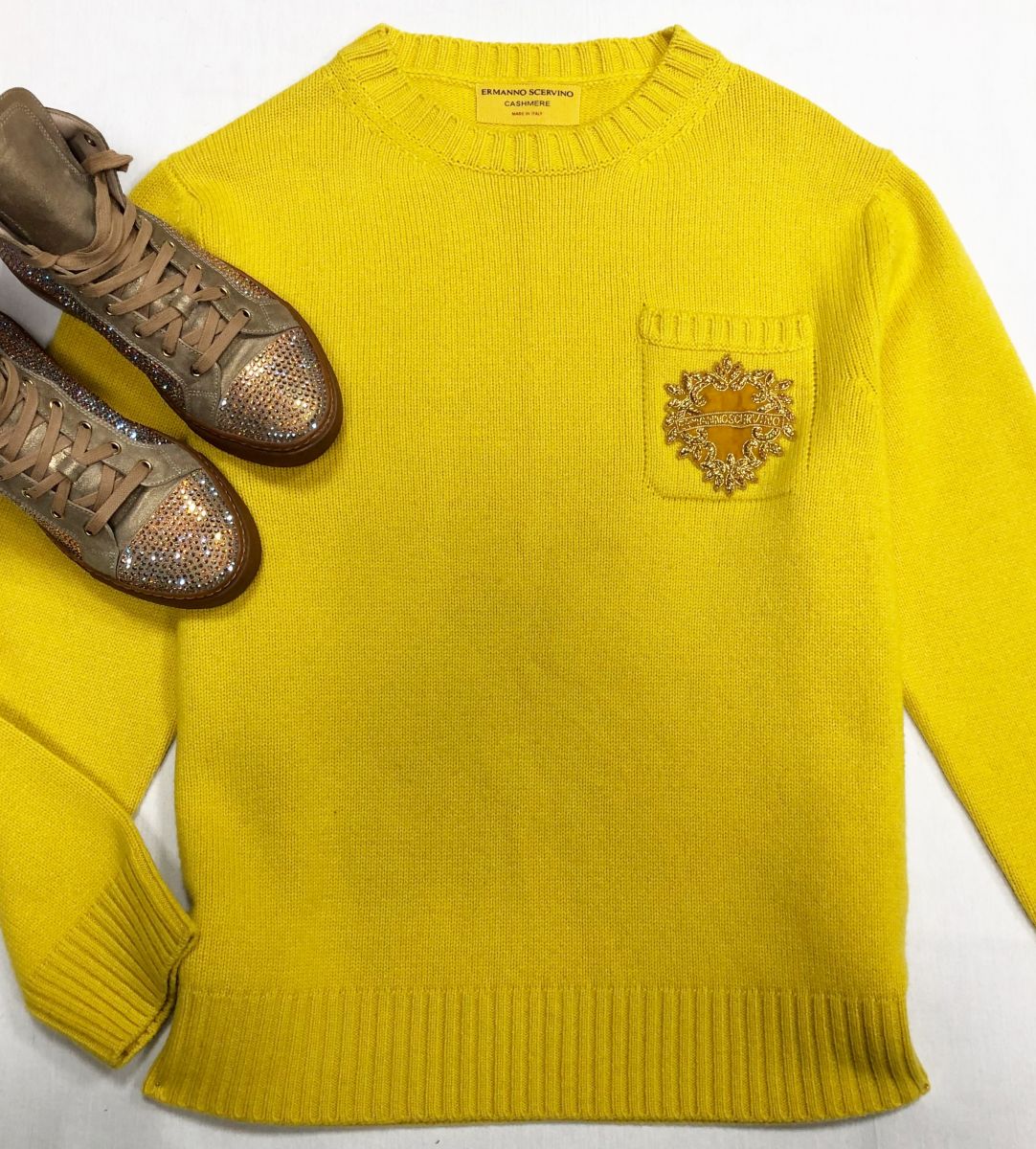 Кофта ERMANNO SCERVINO размер 46 цена 23 483 руб
Кеды / камни/ Lessila размер 37 цена 15 655 руб