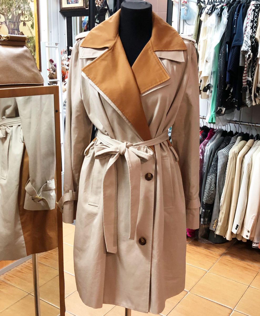 
Плащ Trussardi размер 48 цена 7 828 руб
