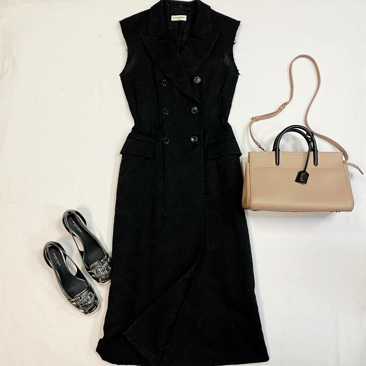 Жилет Dries Van Noten размер 38 цена 23 078 рубТуфли Bottega Veneta размер 38.5 цена 23 078 рубСумка Saint Laurent