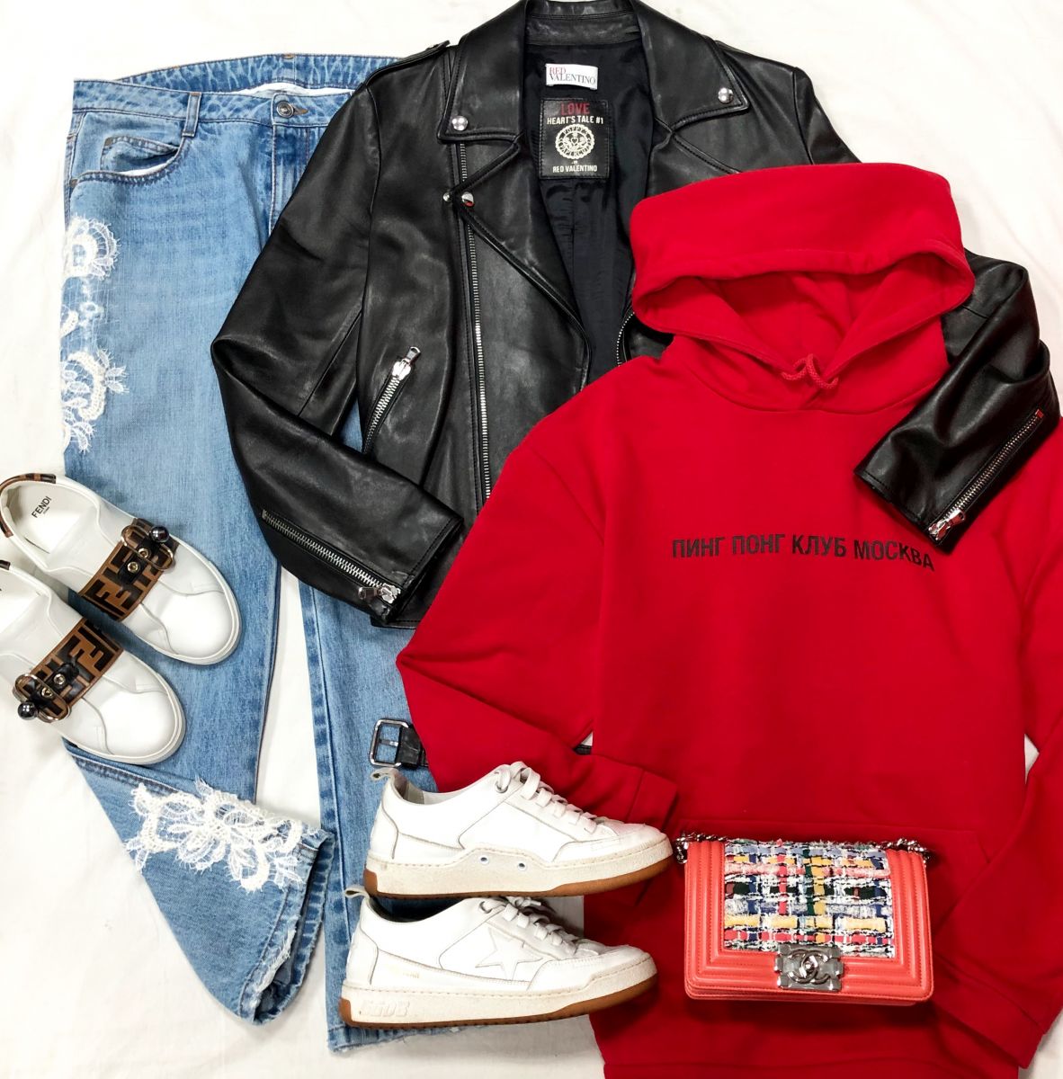 Куртка /кожа/ Red Valentino размер 46 цена 46 965 руб 
Толстовка Пинк Понг Клуб размер M цена 6 262 руб
Джинсы ERMANNO SHERVINO размер 44 цена 10 959 руб 
Кеды GOLDEN GOOSE BRAND DELUXE / FENDI 
Сумочка Chanel