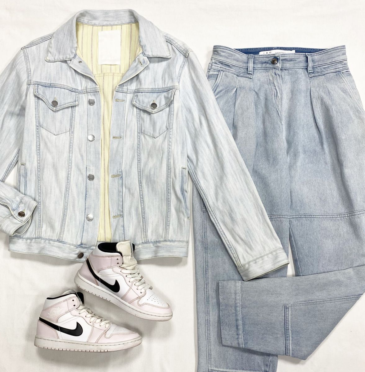 Куртка P Jeans размер 42 цена 7 693 руб
Джинсы Iro размер 38 цена 4 616 руб
Кеды Nike размер 38 цена 7 693 руб