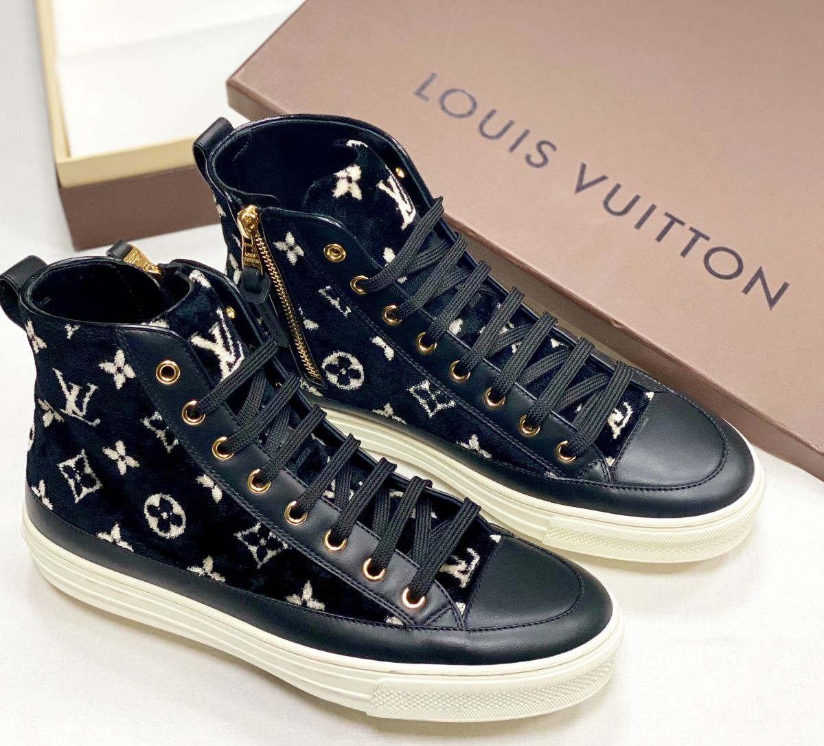 Кеды Louis Vuitton размер 38.5 цена 78 275 руб 