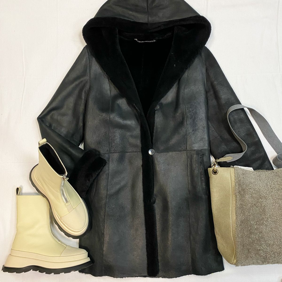 Дублёнка Guy Laroche размер 46 цена 23 078 руб Ботинки Jil Sander размер 41 цена 23 078 руб Сумка Brunello Cucinelli