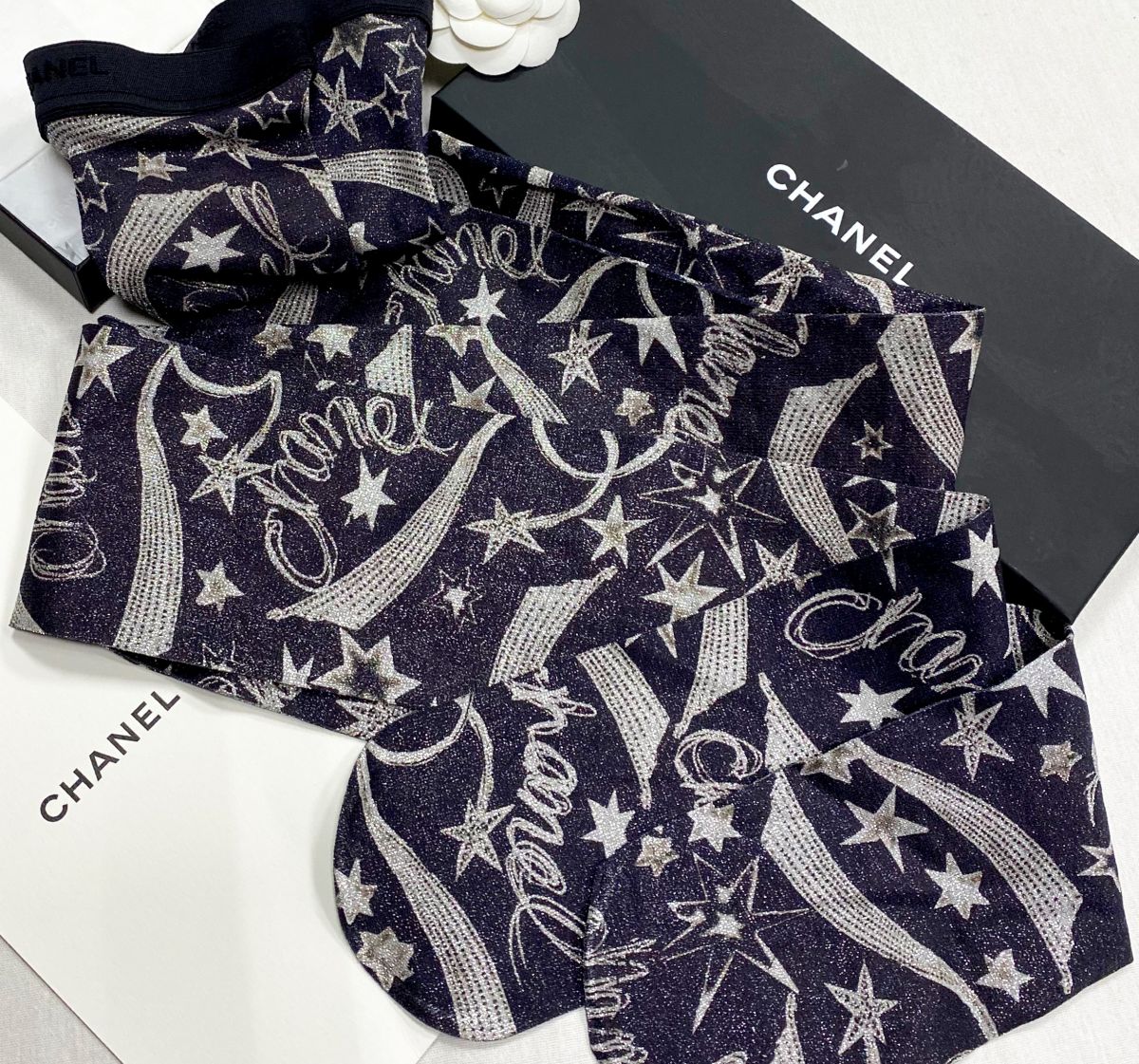 Колготки / люрекс / Chanel размер L цена 37 572 руб / новые / упаковка /