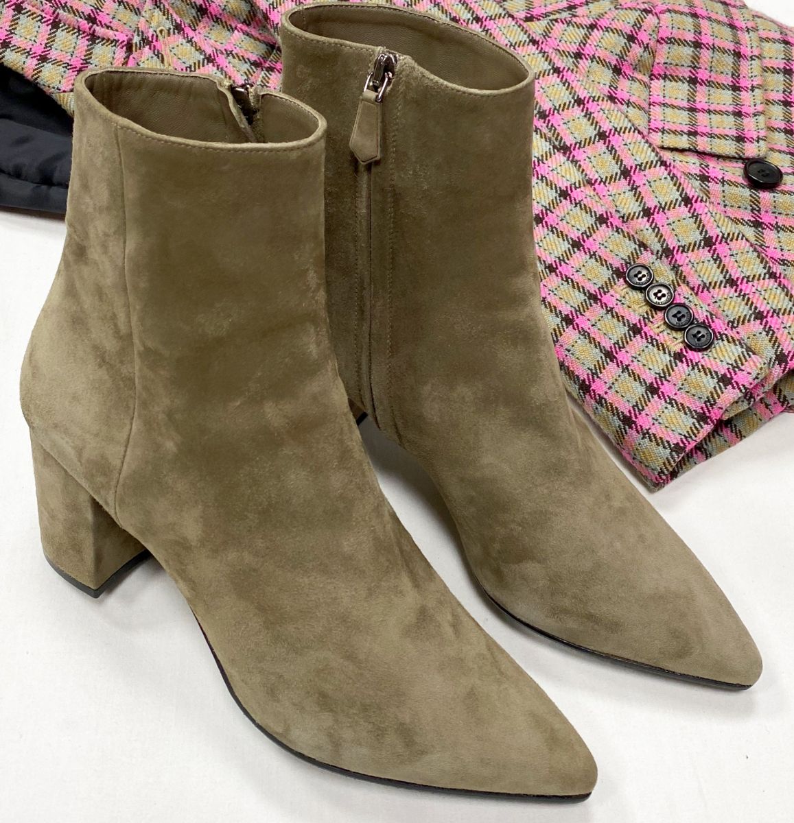 Ботильоны Prada размер 39.5 цена 62 620 руб 