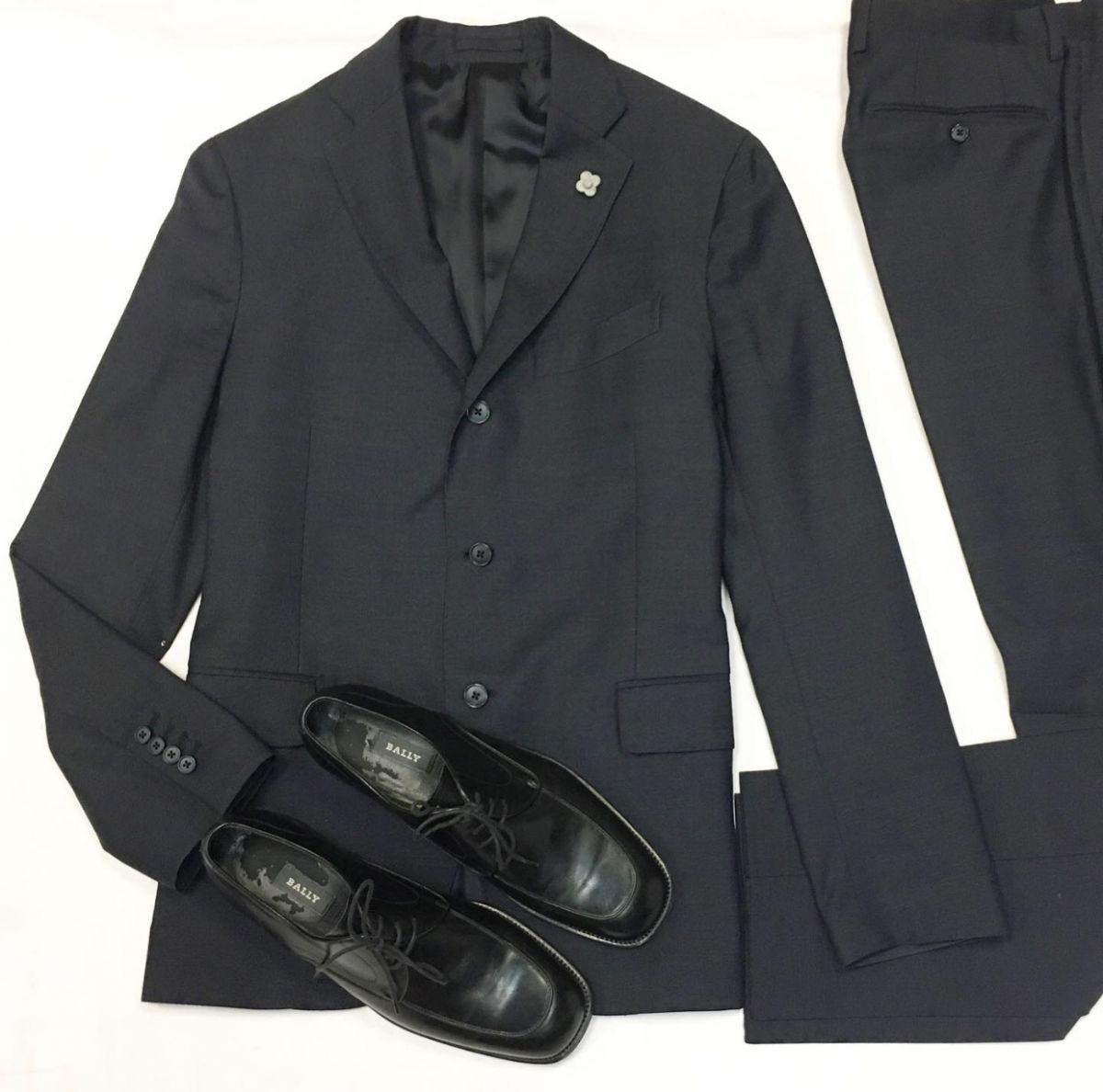 #MechtamenКостюм Lardini размер 52 цена 6 154 руб Туфли Bally размер 43.1/2 цена 7 693 руб