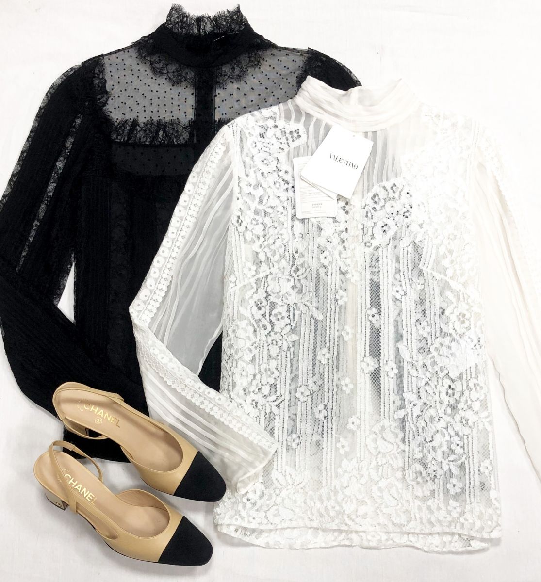Блузка /ажур/ Christian Dior размер 42 цена 23 483 руб
Блузка/ ажур/ Valentino размер 42 цена 23 483 руб/ с биркой/
Туфли Chanel размер 39.5 цена 93 930 руб