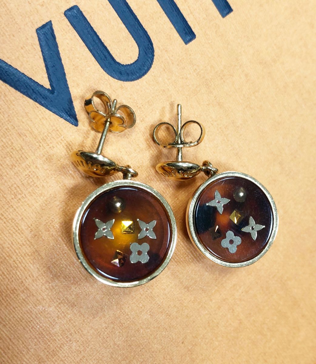 Серьги Louis Vuitton цена 9 393 руб
