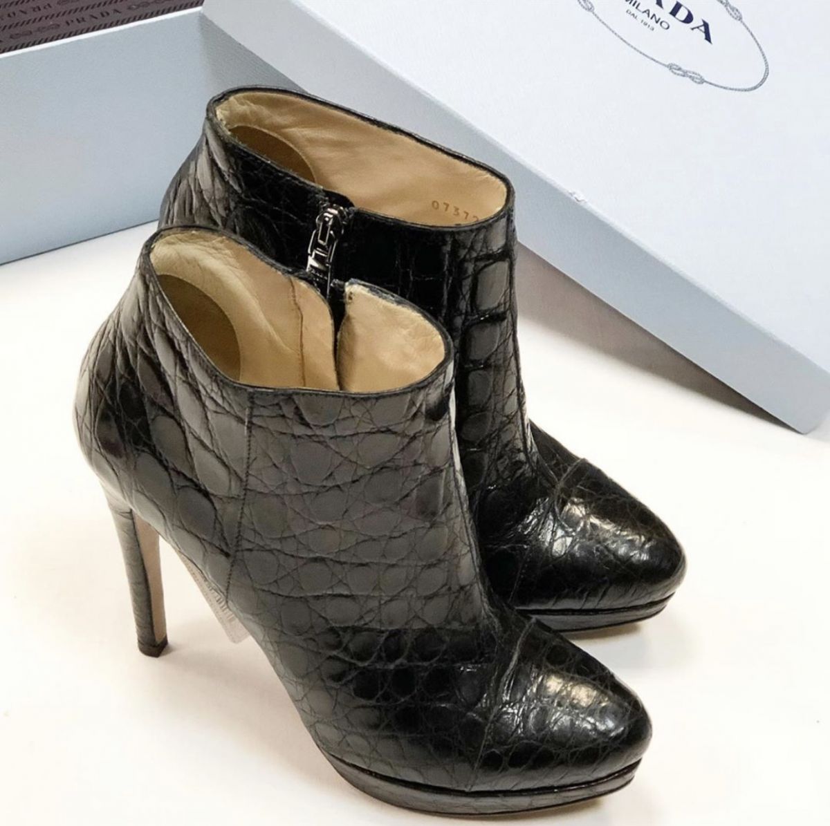 Ботильоны Prada размер 36 цена 15 385 руб