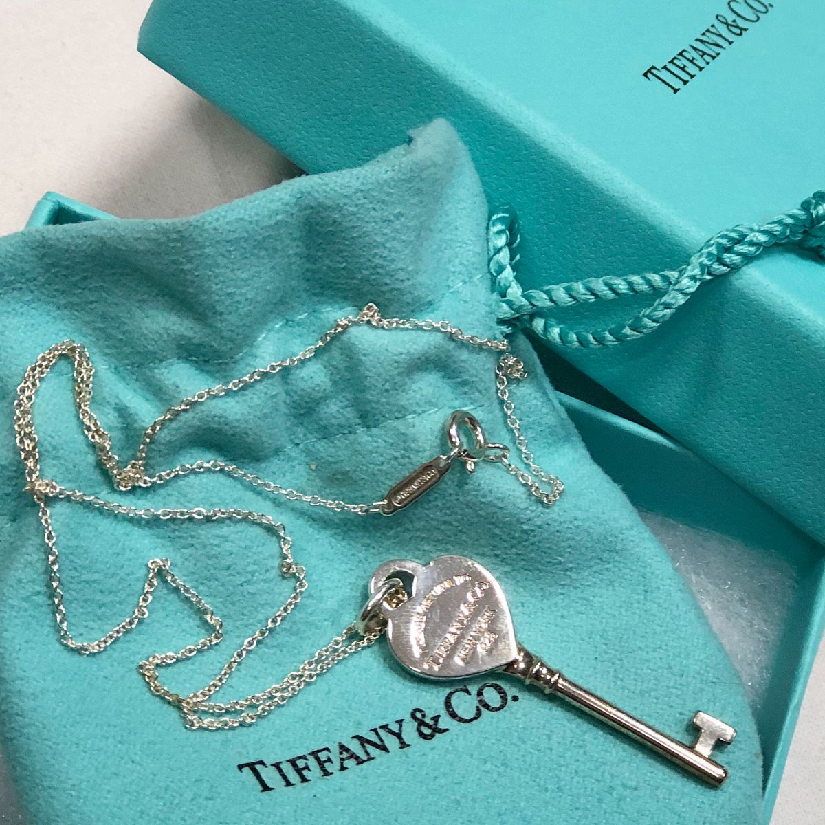 Кулон на цепочке Tiffany цена 12 308 руб / упаковка /
