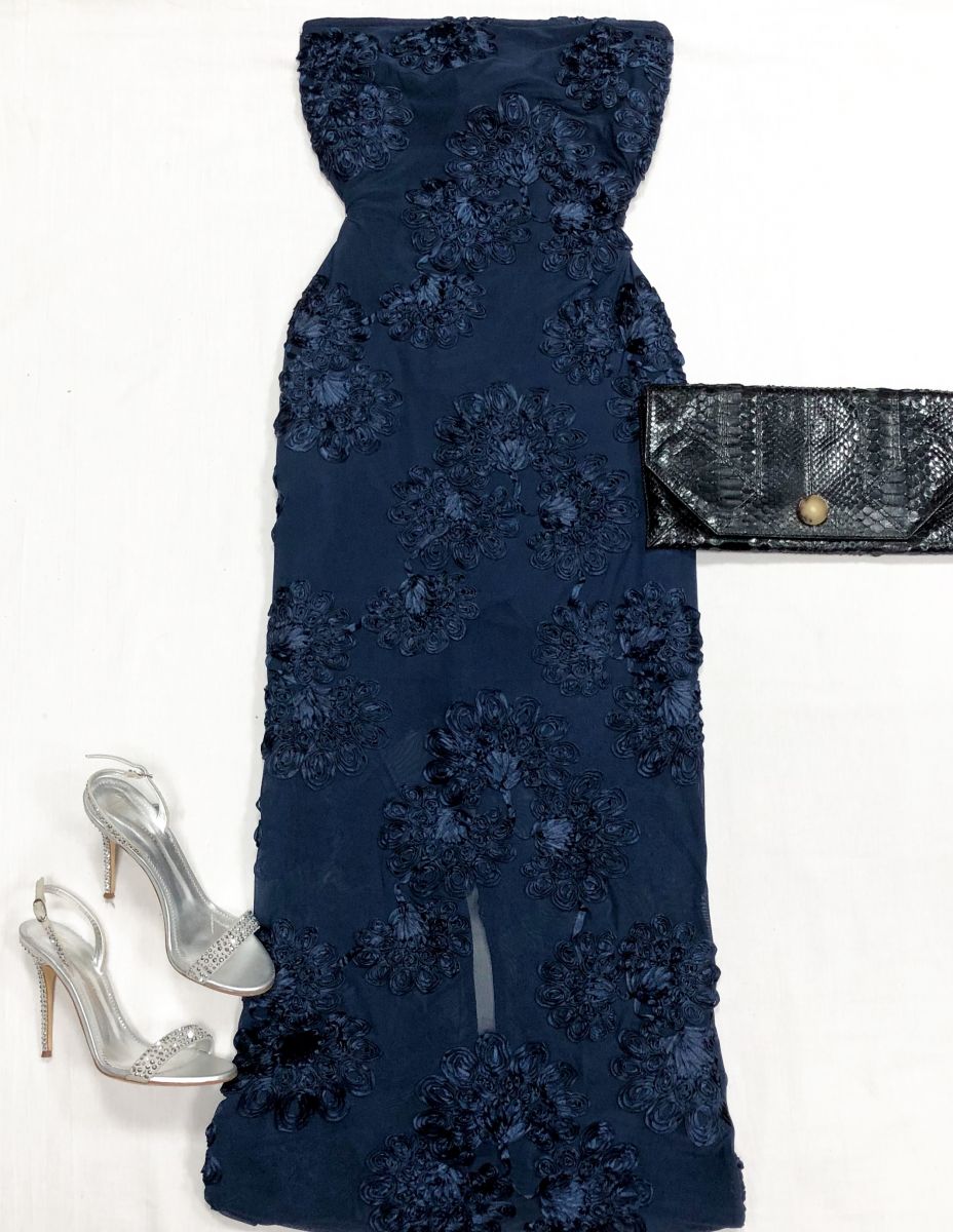 Платье Rotate размер 42 цена 23 483 руб
Босоножки Giuseppe Zanotti размер 37.5 цена 15 655 руб
Сумочка Lanvin