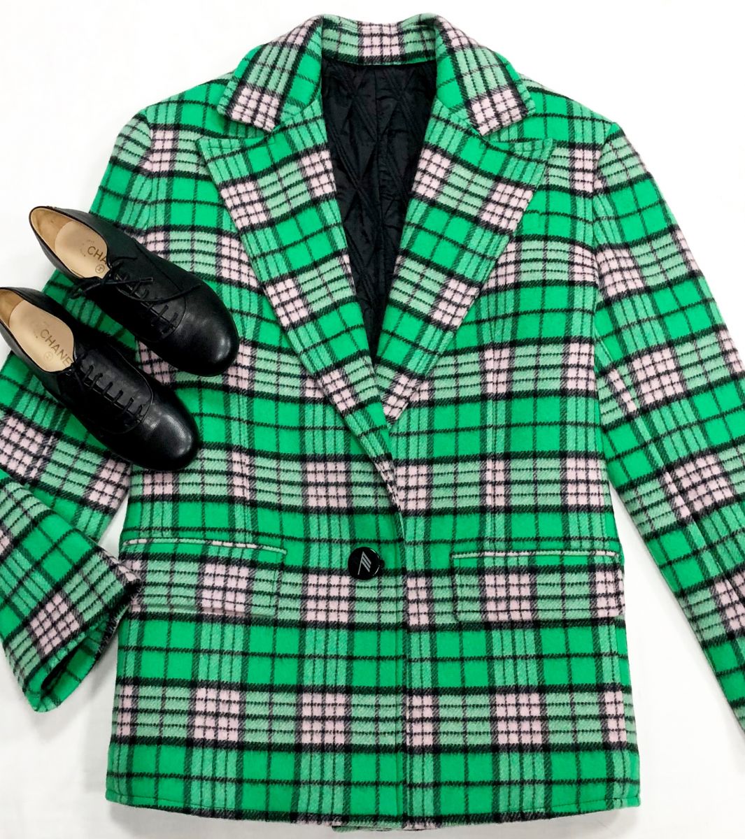 Куртка -Жакет Attico размер 42 цена 23 483 руб
Ботинки Chanel размер 39 цена 46 965 руб