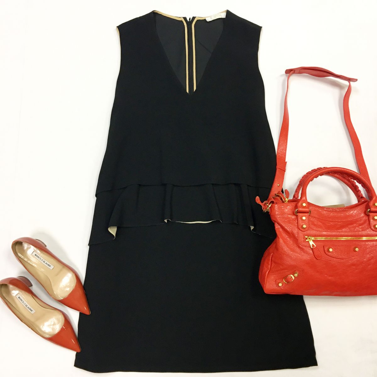 Платье Chloe размер 42 цена 12 308 руб Туфли Manolo Blanik  размер 37 цена 12 308 руб Сумка Balensiaga 