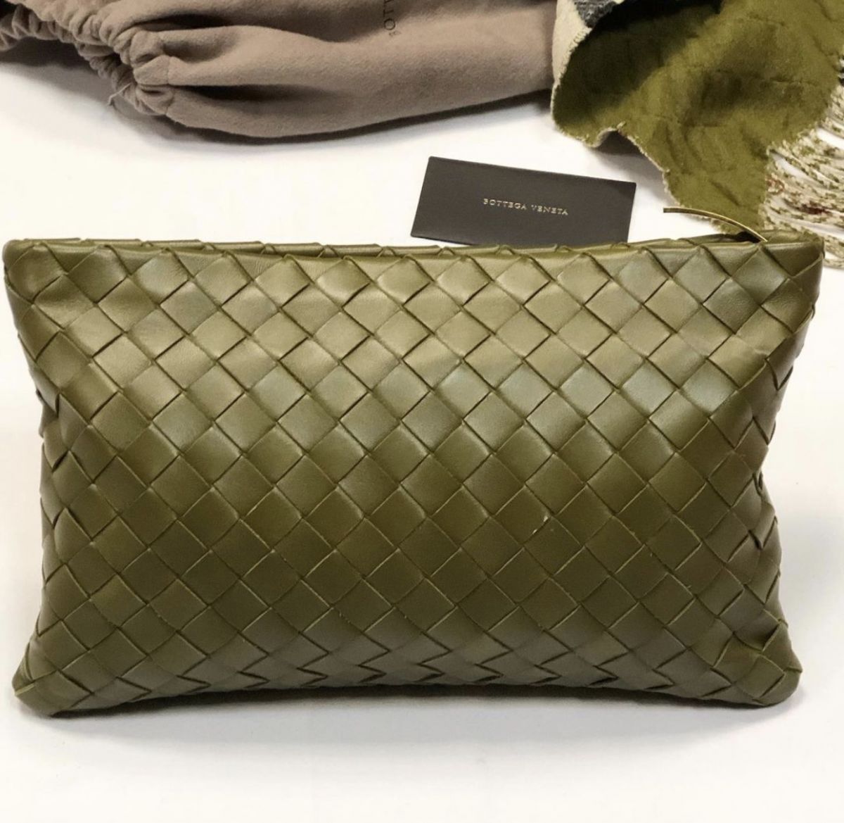 Клатч Bottega Veneta  размер 18/29 цена 46 155 руб /карточка/коллекция 2020/