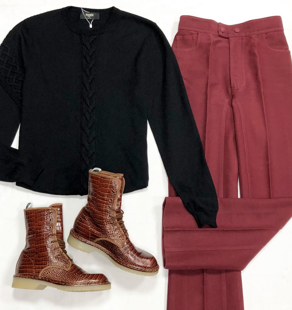 Брюки Celine размер 36 цена 15 655 руб
Кофта Fendi размер 48 цена 12 524 руб
Ботинки Max Mara размер 38 цена 15 655 руб