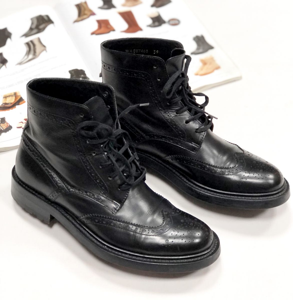 Ботинки Saint Laurent размер 39 цена 31 282 руб

