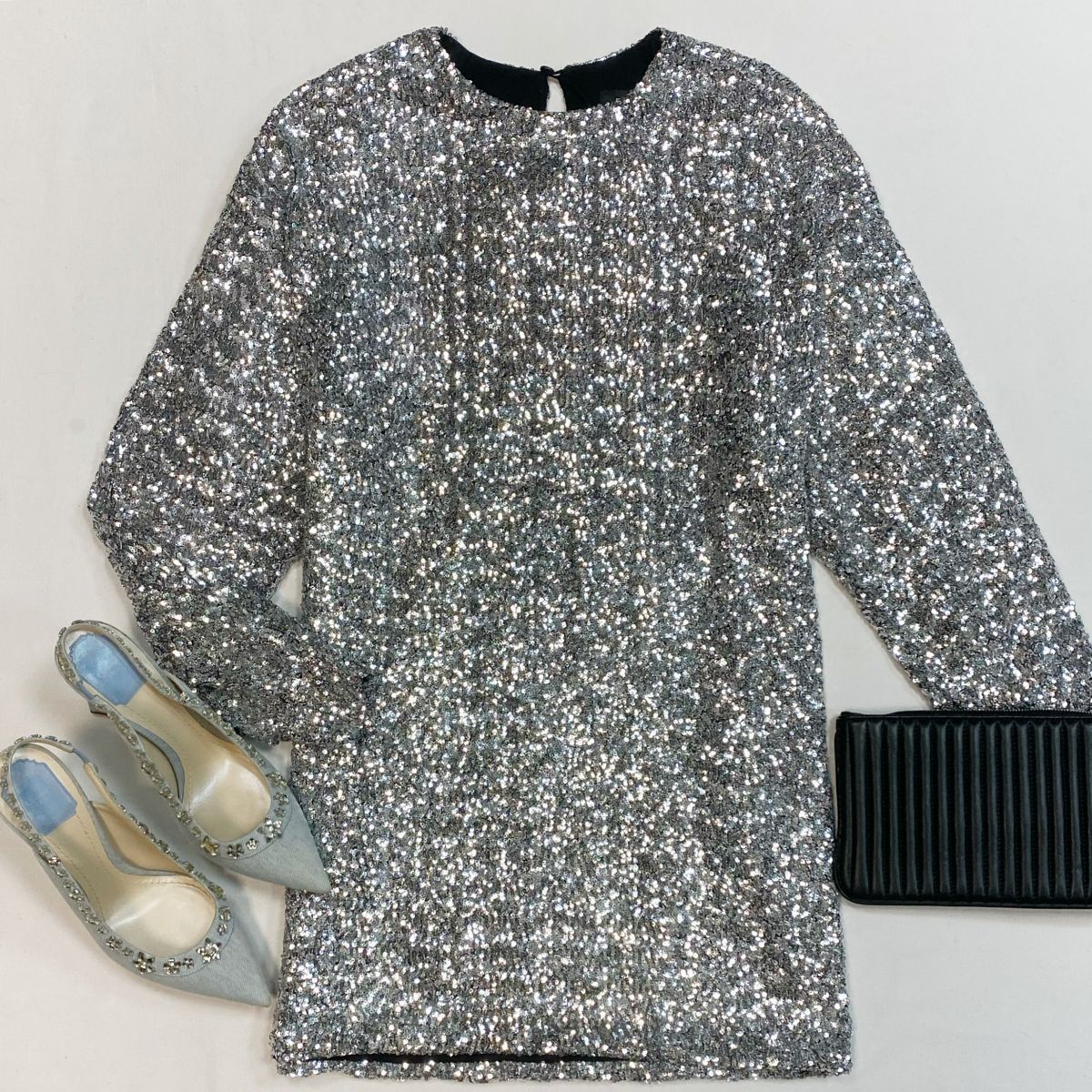 Платье /пайетки/ Isabel Marant размер 36 цена 15 385 рубТуфли Dior раз 41 цена 30 770 руб Клатч Tom Ford