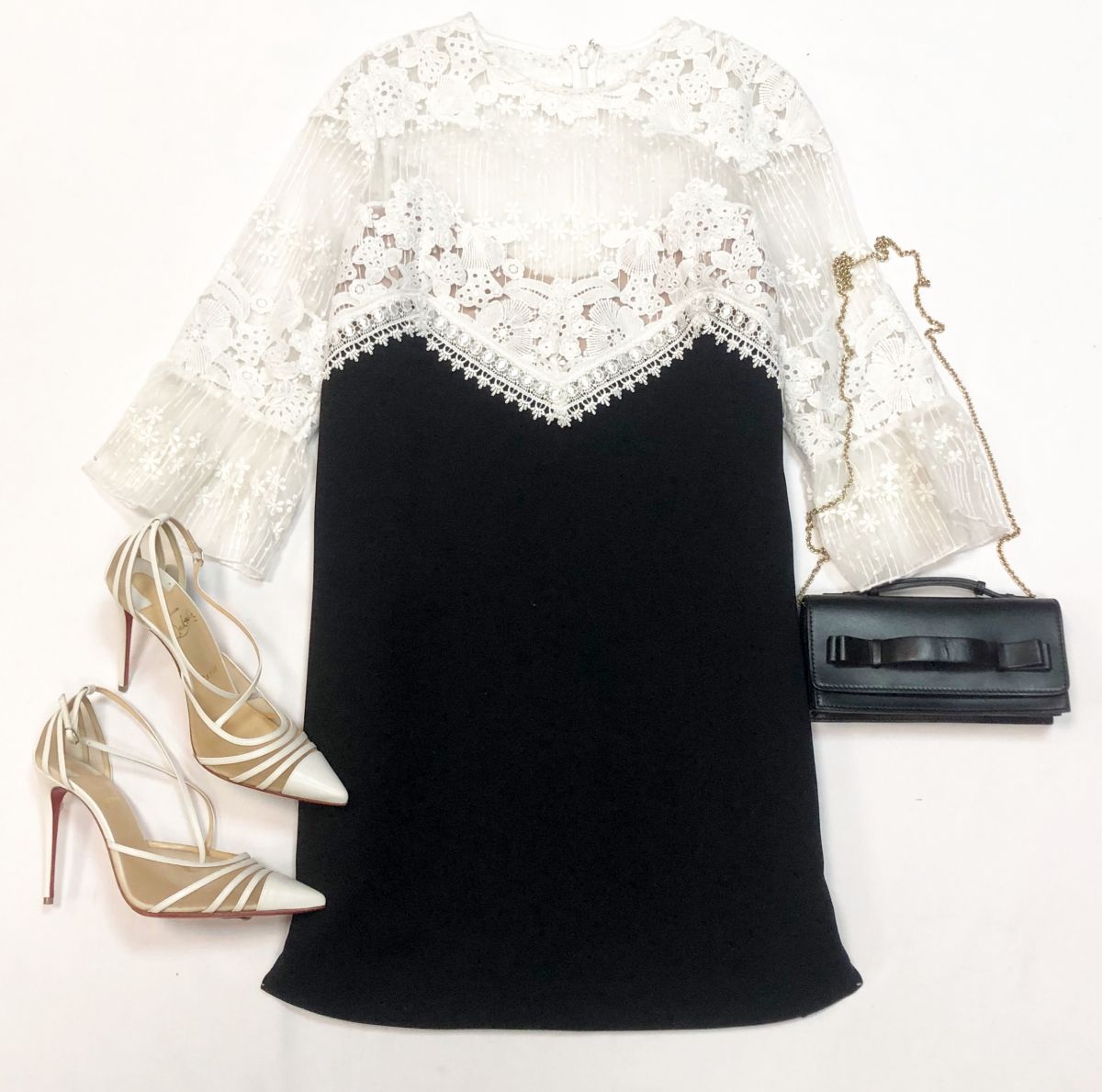 Платье Self Portrait размер 12/8 цена 10 770 руб
Туфли LOUBOUTIN размер 38.5 цена 15 385 руб
Сумка Red Valentino