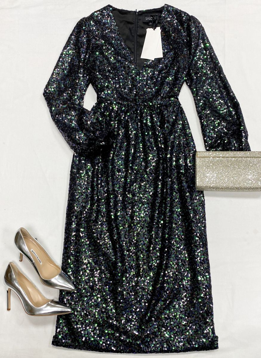 Платье/ пайетки/ Saloni размер 8/4 цена 23 483 руб
Туфли Manolo Blahnik размер 36 цена 31 310 руб
Клатч Jimmy Choo