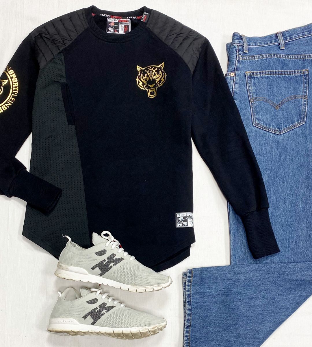 #mechtamen Толстовка Philipp Plein размер L цена 6 262 руб
Джинсы размер 38 цена 4 697 руб
Кроссовки Kiton размер 43 цена 18 786 руб